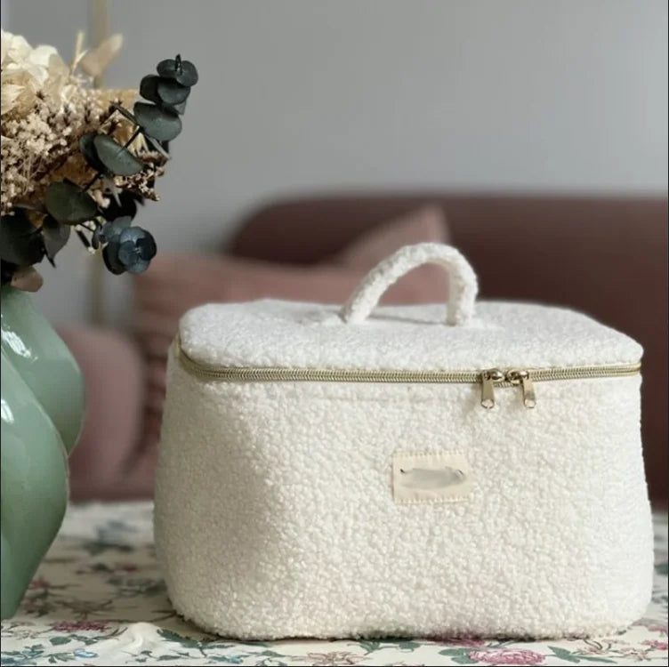 Personalized Toiletry Bag Handmade Teddy Fluffy Cosmetic Bag Portable Travel Warm Plush Makeup Bag