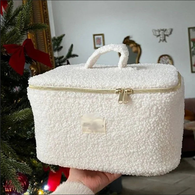 Personalized Toiletry Bag Handmade Teddy Fluffy Cosmetic Bag Portable Travel Warm Plush Makeup Bag