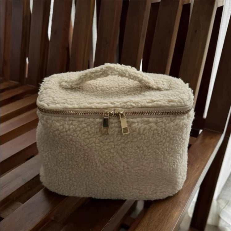 Personalized Toiletry Bag Handmade Teddy Fluffy Cosmetic Bag Portable Travel Warm Plush Makeup Bag