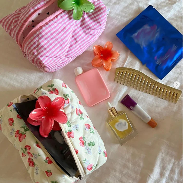 Private Label Women Beauty Makeup Bag Skincare Handmade Cotton Cosmetic Bag Custom Eco Friendly Bow Quilted Toiletry Bag