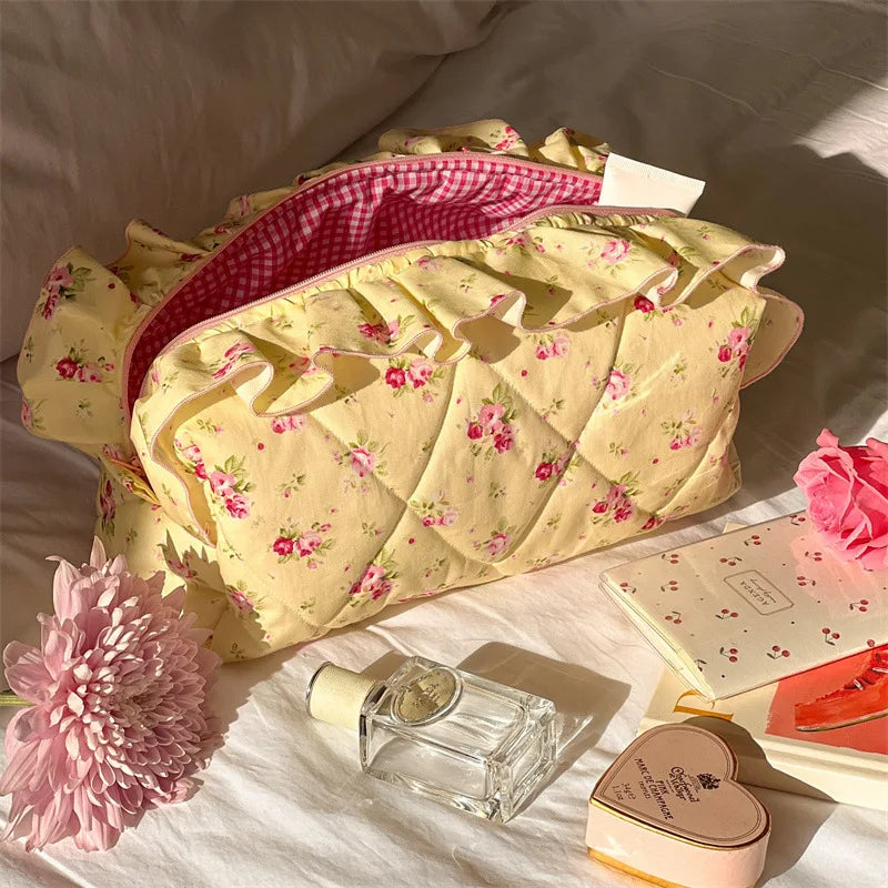 Ruffle Floral Cotton Special Bags Packaging for Beauty Products New Design Large Cosmetics Organizer Makeup Bag