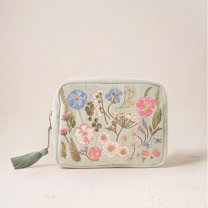 Spring Pressed Flowers Makeup Bags Beautifully Embroidery Cosmetic Bags Personalised Luxuriously Soft Velvet Travel Wash Bags