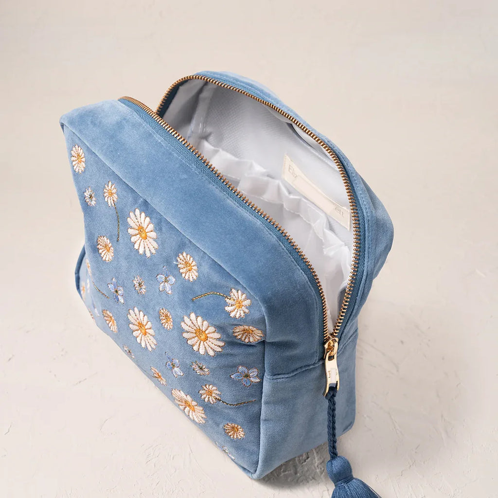 Spring Pressed Flowers Makeup Bags Beautifully Embroidery Cosmetic Bags Personalised Luxuriously Soft Velvet Travel Wash Bags