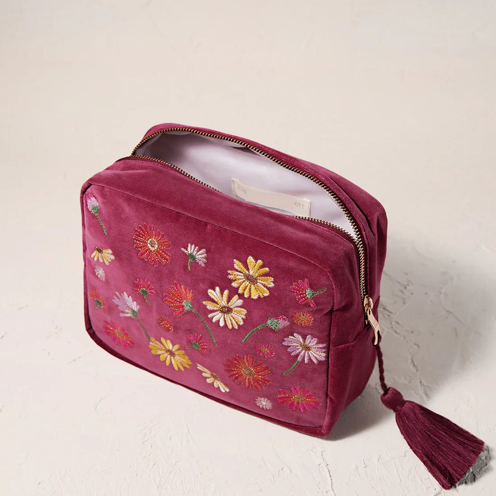 Spring Pressed Flowers Makeup Bags Beautifully Embroidery Cosmetic Bags Personalised Luxuriously Soft Velvet Travel Wash Bags