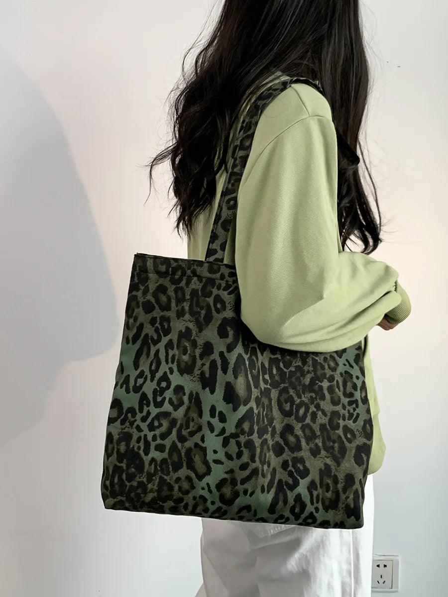 Tote, Fashionable Stylish and Trendy Small Leopard Print Shoulder Bag, Large-capacity Single-shoulder Shopping Canvas Bag