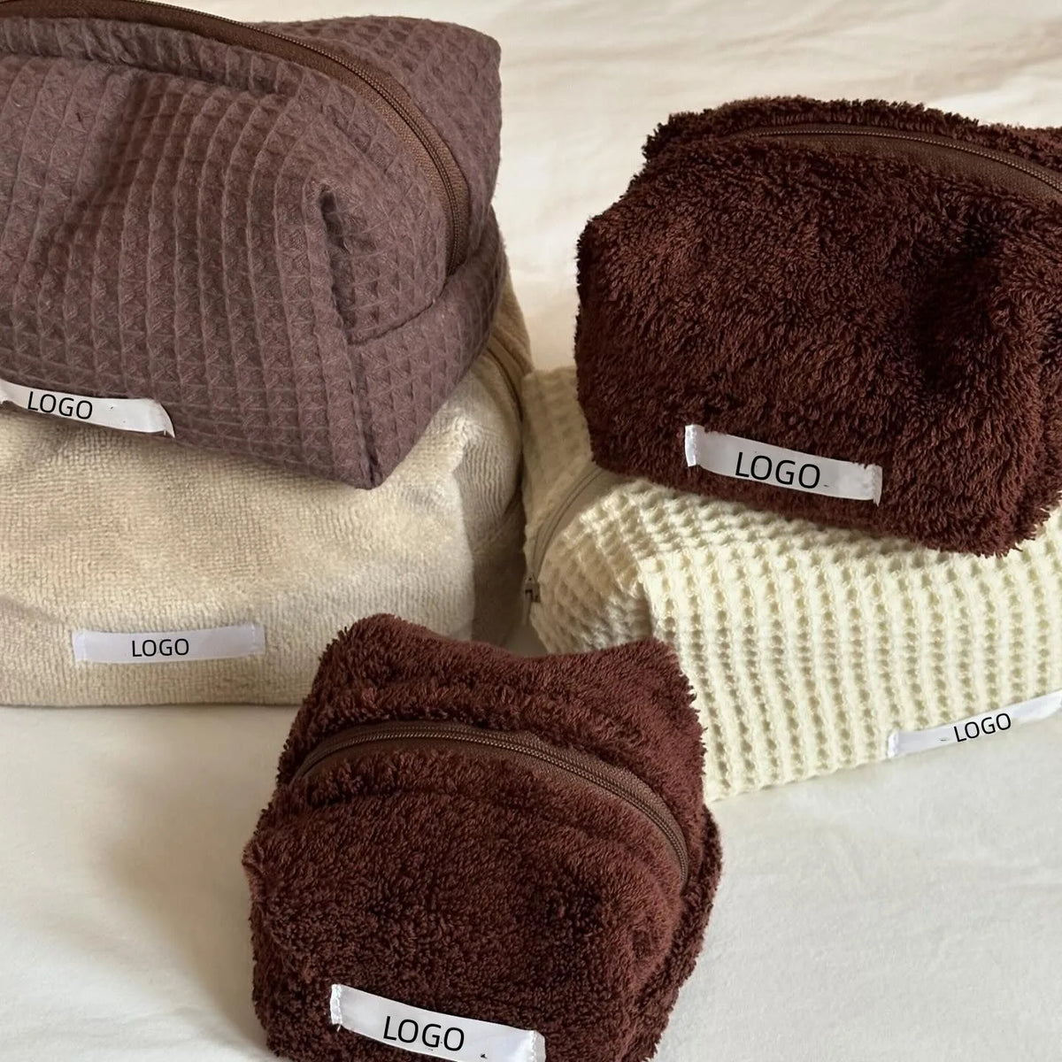 Wholesale Custom Canvas Cosmetic Designer Beautiful Pretty Small Makeup Portable Bags Pouch with Gold Zipper for Girls Mini