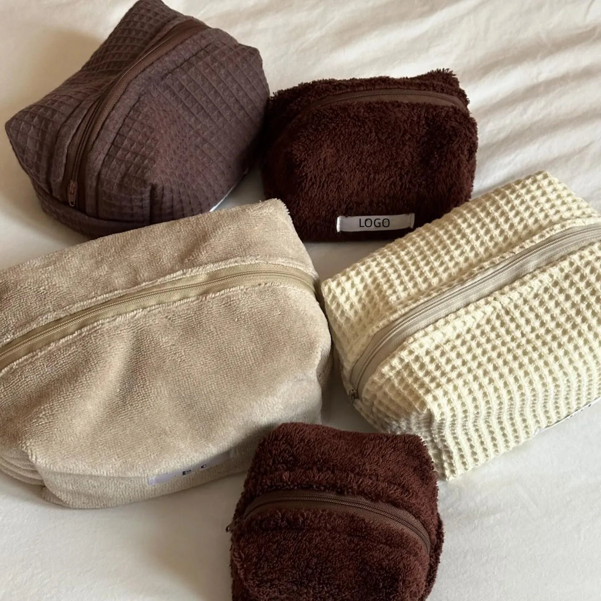 Wholesale Custom Canvas Cosmetic Designer Beautiful Pretty Small Makeup Portable Bags Pouch with Gold Zipper for Girls Mini