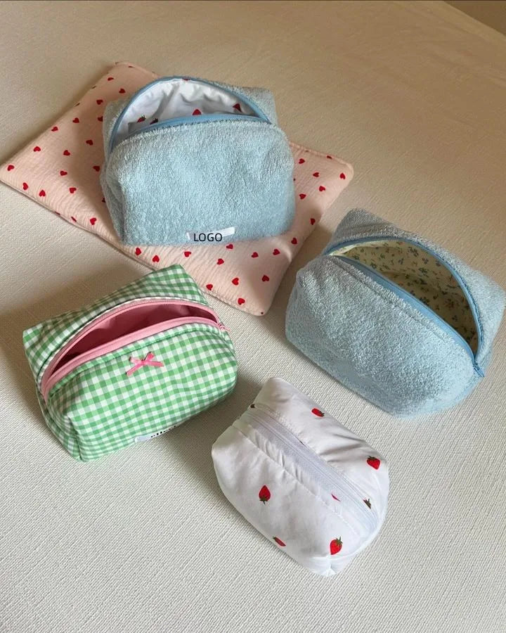 Wholesale Custom Canvas Cosmetic Designer Beautiful Pretty Small Makeup Portable Bags Pouch with Gold Zipper for Girls Mini