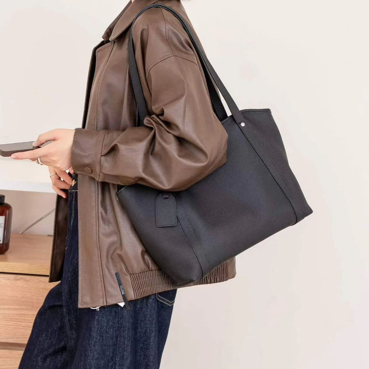 Wholesale Genuine Leather Ladies Shoulder Bags Large Capacity Tote Bags Simple Casual Soft Cowhide Handbags for Women