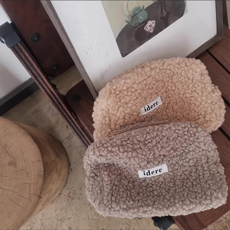 Wholesale Women Gift Plush Cosmetic Bag Custom Zipper Wool Teddy Makeup Bag Fluffy Personalized Make up Bag