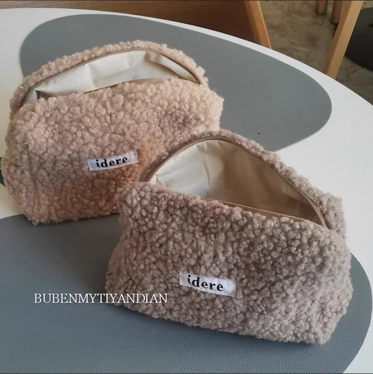 Wholesale Women Gift Plush Cosmetic Bag Custom Zipper Wool Teddy Makeup Bag Fluffy Personalized Make up Bag