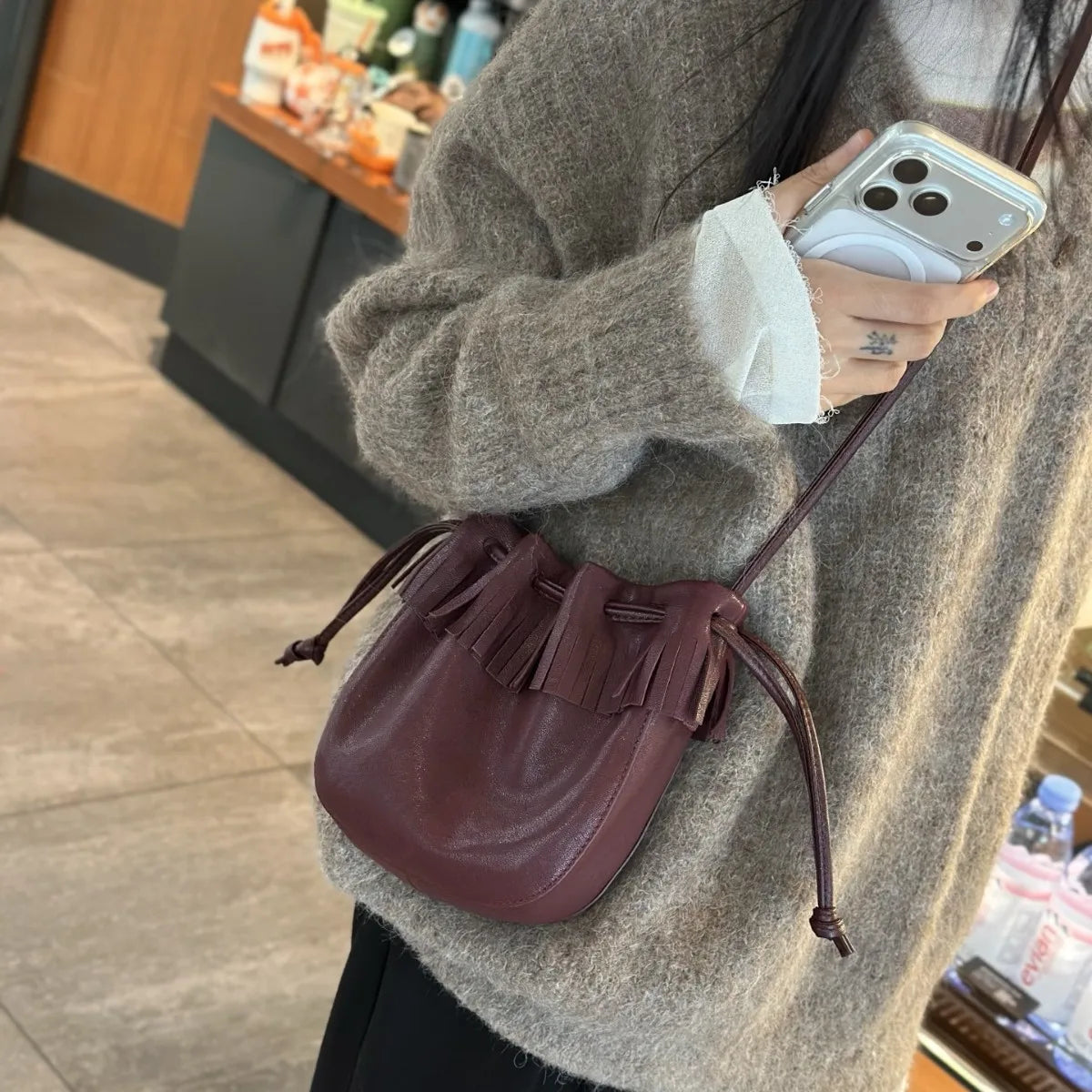 Wholesale or Custom Genuine Leather Women's Crossbody Bag Small Bag Mobile Phone Bag Soft Sheepskin Drawstring Bucket Bags