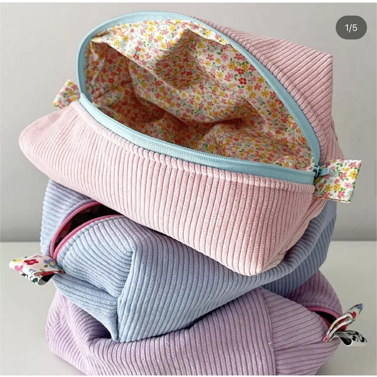 Women Portable Makeup Bag Large Travel Toiletry Organizer Pouch Checkered Strip Corduroy Cosmetic Bag with Floral Lining