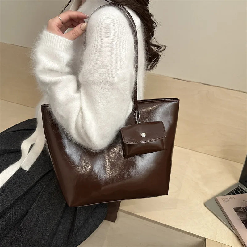 Women's PU Leather Tote Handbag Lightweight Open-Face Shoulder Fashion with Large Capacity and Polyester Lining